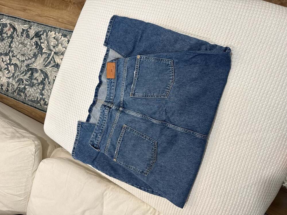 Levi's - Picture 4 of 5